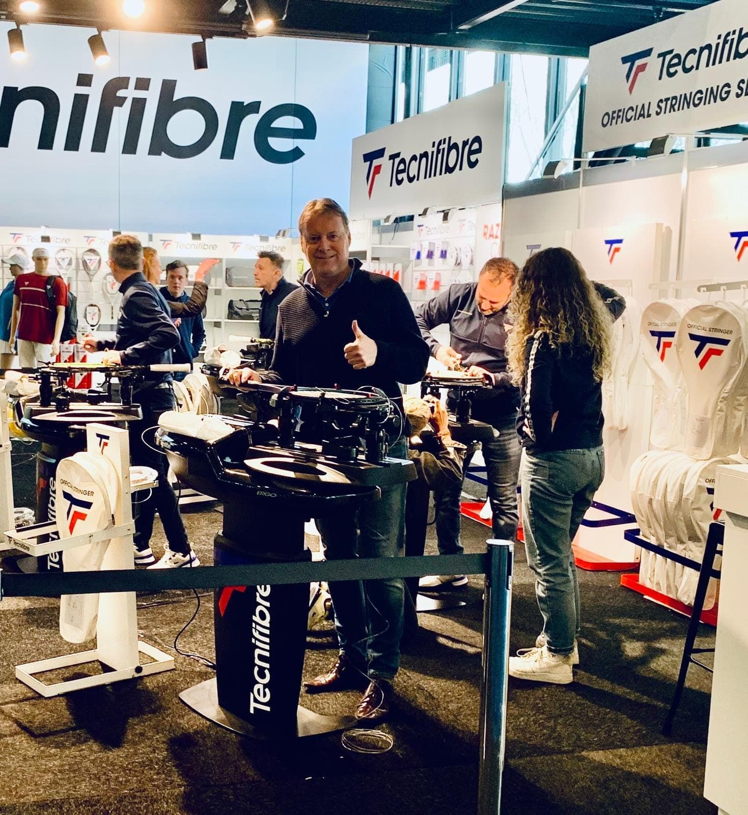 Jochem Willemsen bij de Tecnifibre booth — Official Stringing Service
